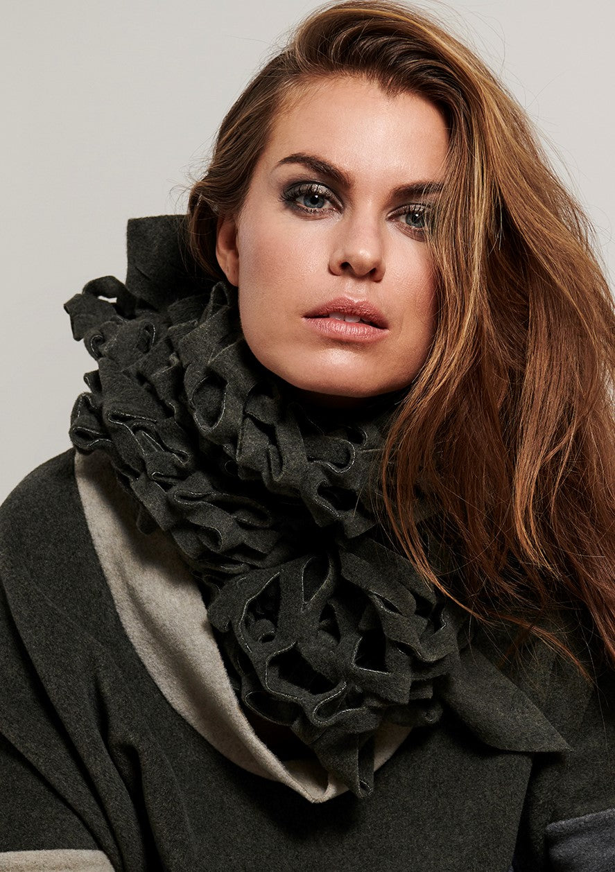 HENRIETTE STEFFENSEN COPENHAGEN SJAL MED SPECIAL KLIPPE EFFEKT - 4064 SCARFS FORREST 600