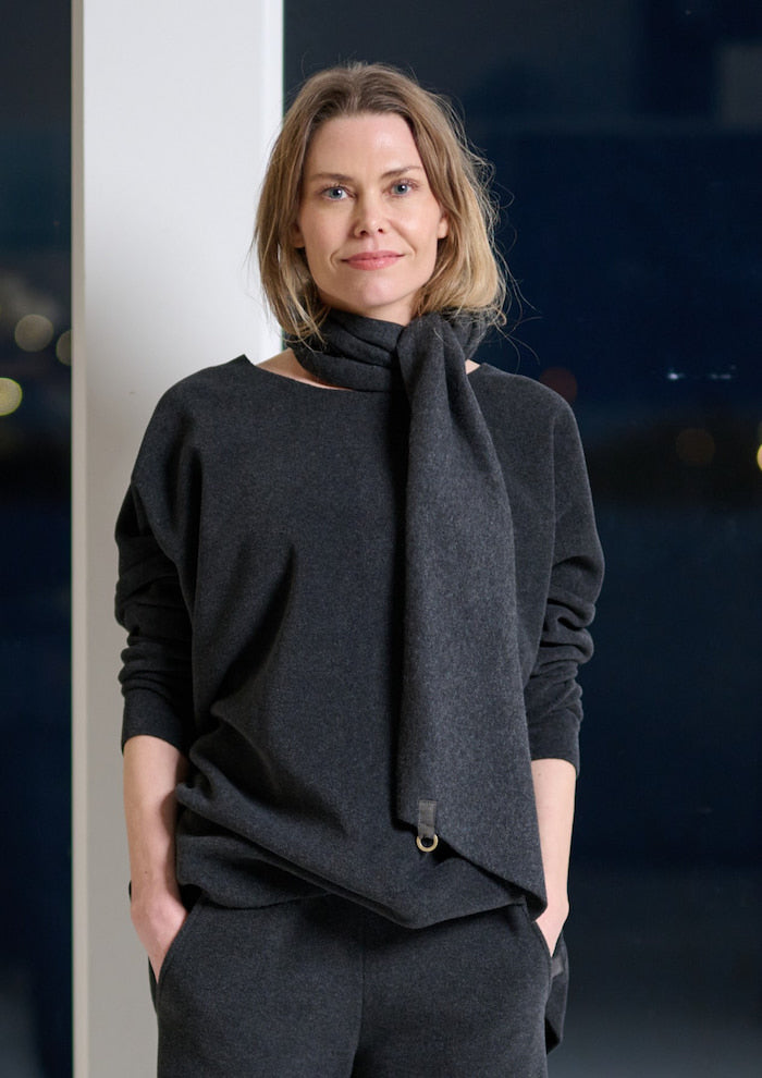 HENRIETTE STEFFENSEN COPENHAGEN SWEATER MED TØRKLÆDE - 1338 BLUSER FORREST 600