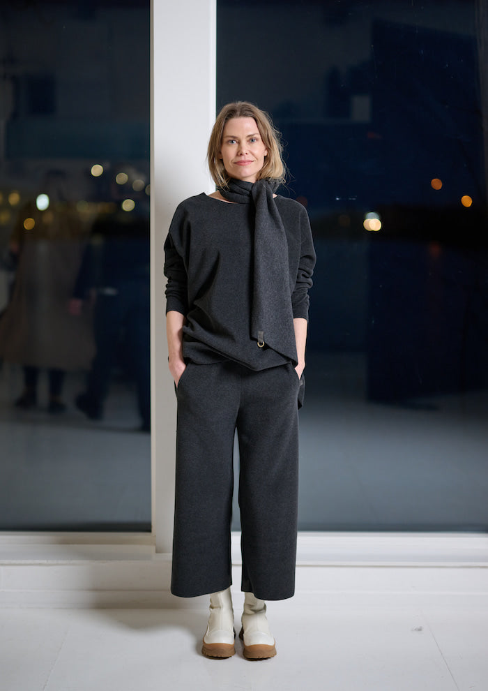 HENRIETTE STEFFENSEN COPENHAGEN SWEATER MED TØRKLÆDE - 1338 BLUSER FORREST 600