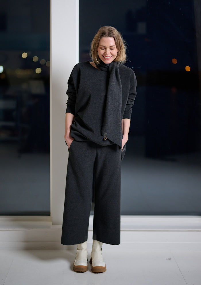 HENRIETTE STEFFENSEN COPENHAGEN SWEATER MED TØRKLÆDE - 1338 BLUSER FORREST 600