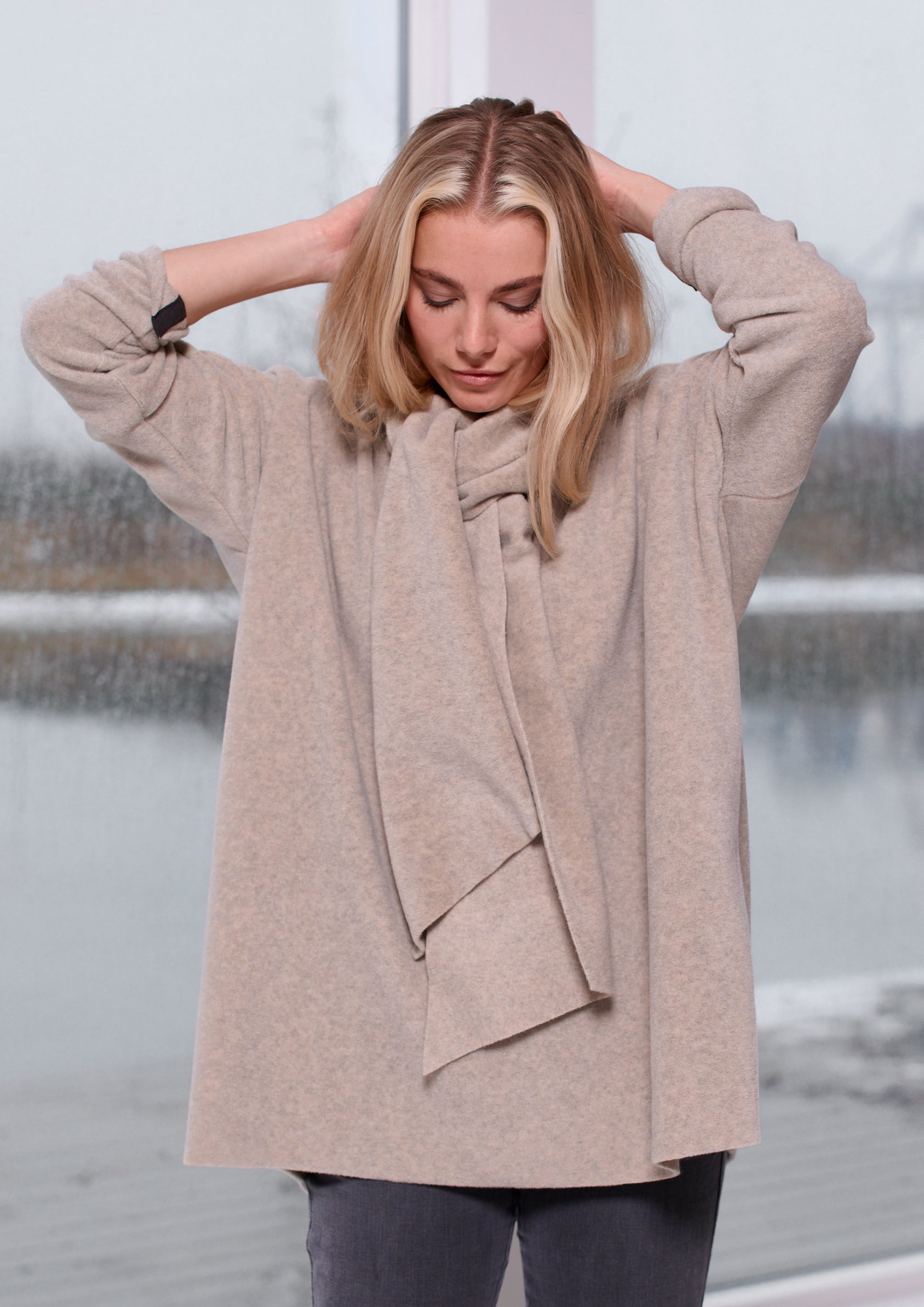 HENRIETTE STEFFENSEN COPENHAGEN SWEATER MED TØRKLÆDE - 1338 BLUSER SAND 805