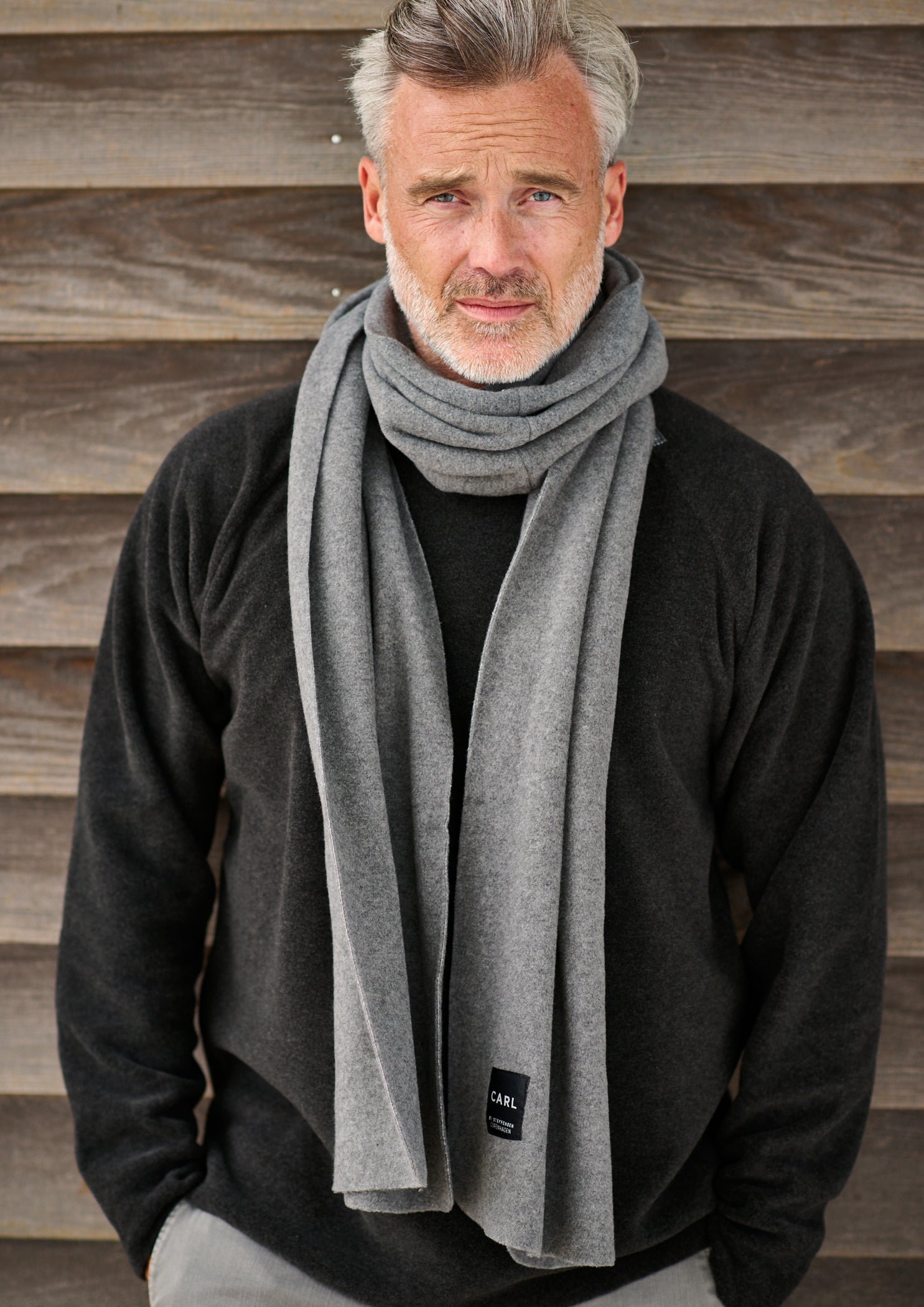 CARL BY STEFFENSEN COPENHAGEN TØRKLÆDE I BLØD FLEECE - 1004C SCARFS GREY 905