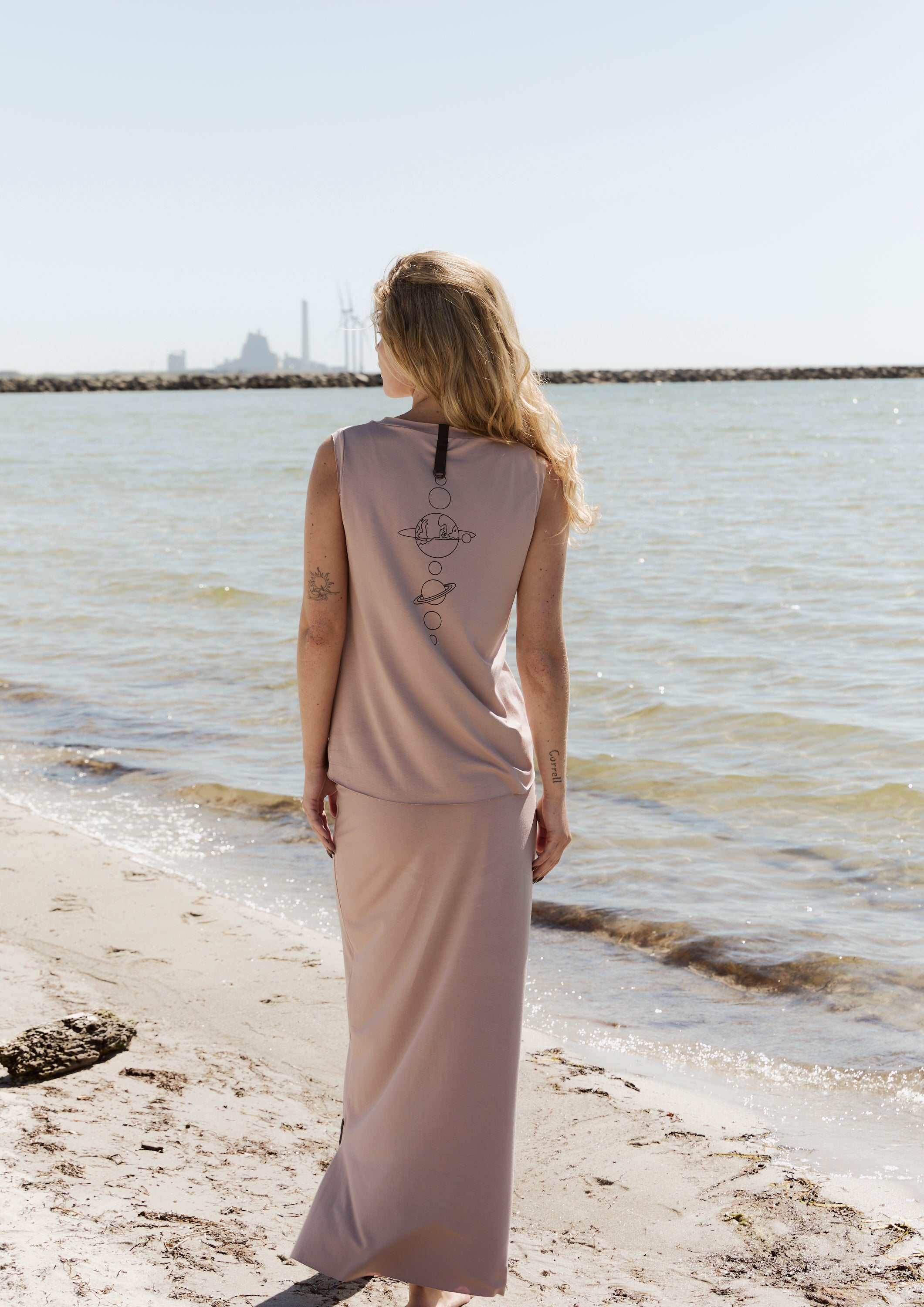 HENRIETTE STEFFENSEN COPENHAGEN TOP V-HALS - 96102 EARTH T-SHIRTS NUDE 401