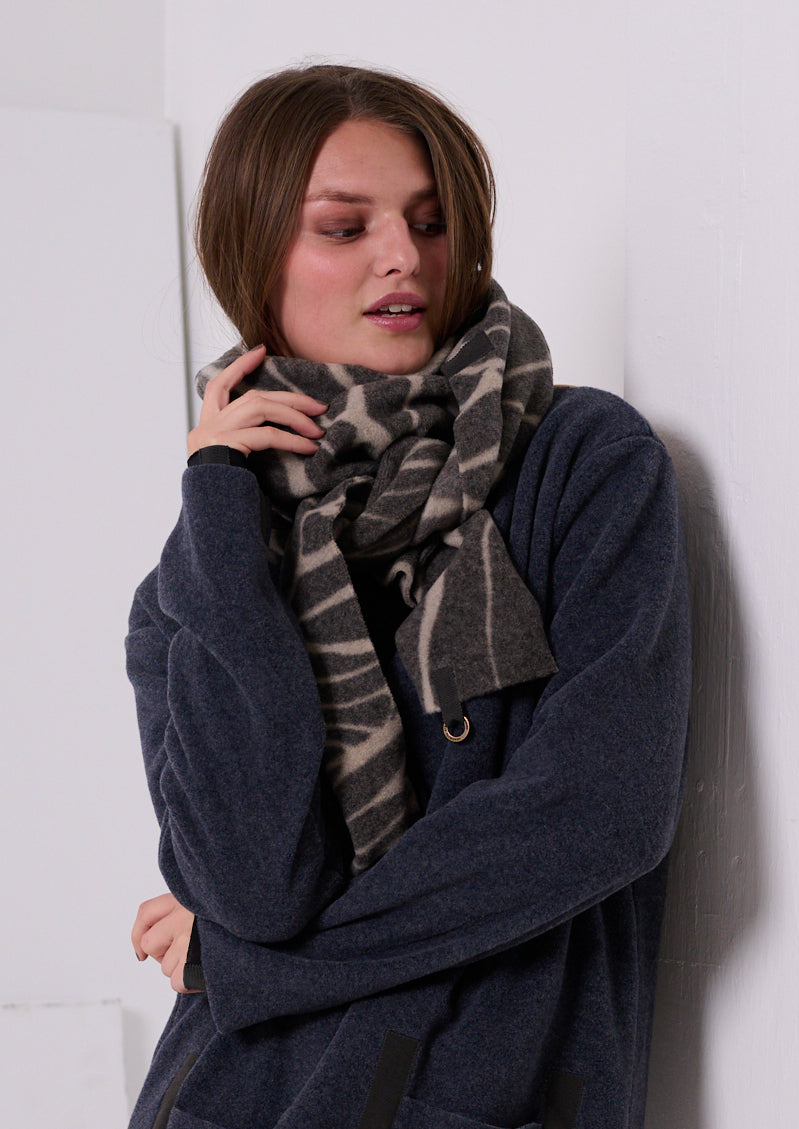 HENRIETTE STEFFENSEN COPENHAGEN TREKANTET TØRKLÆDE - 4051P SCARFS LEAVES