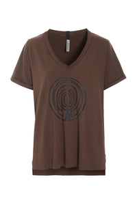 V-NECK-TEE - 96105 EMBRACE - CHOCOLATE