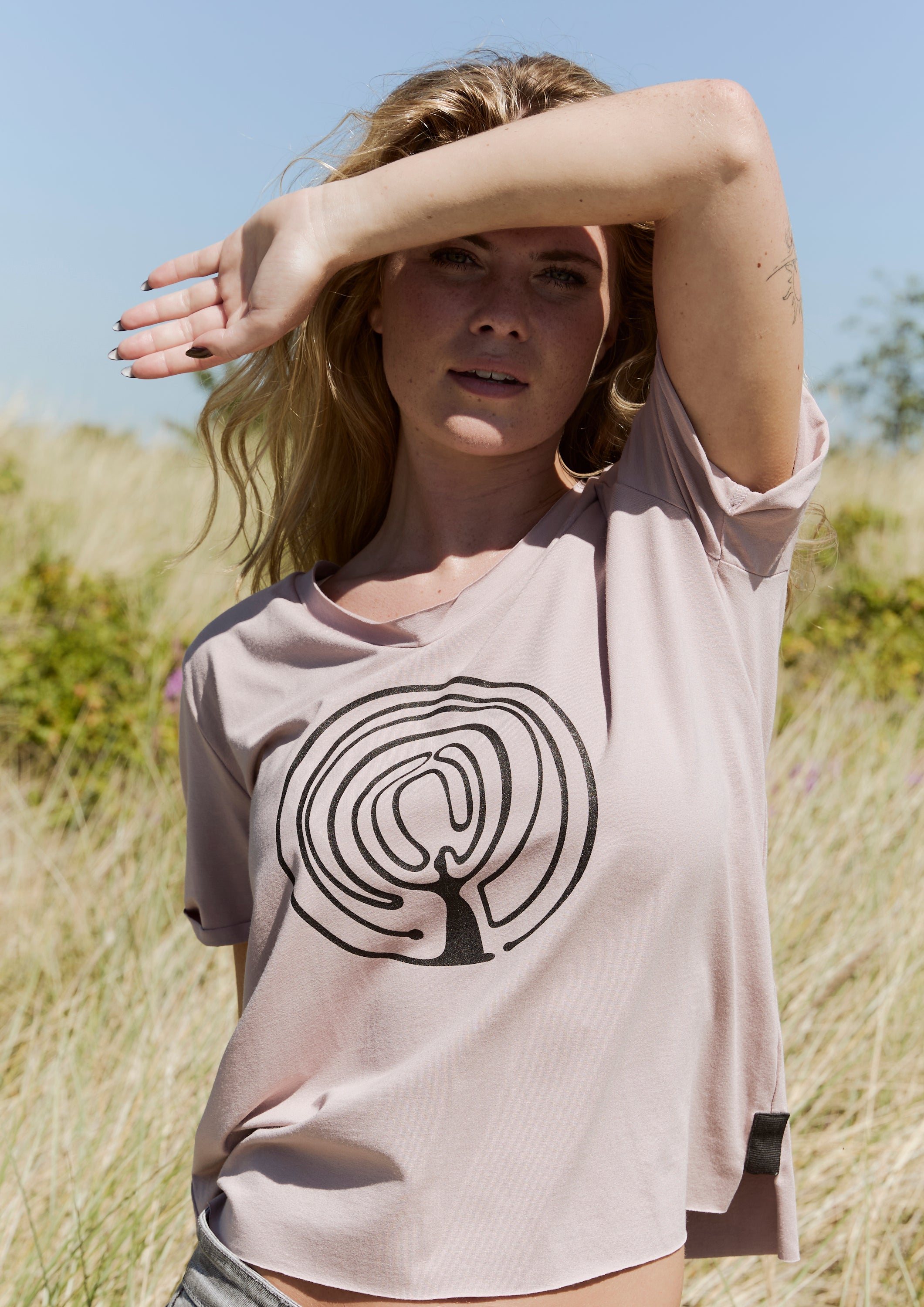HENRIETTE STEFFENSEN COPENHAGEN V-NECK-TEE EMBRACE - 96105 EMBRACE T-SHIRTS NUDE 401