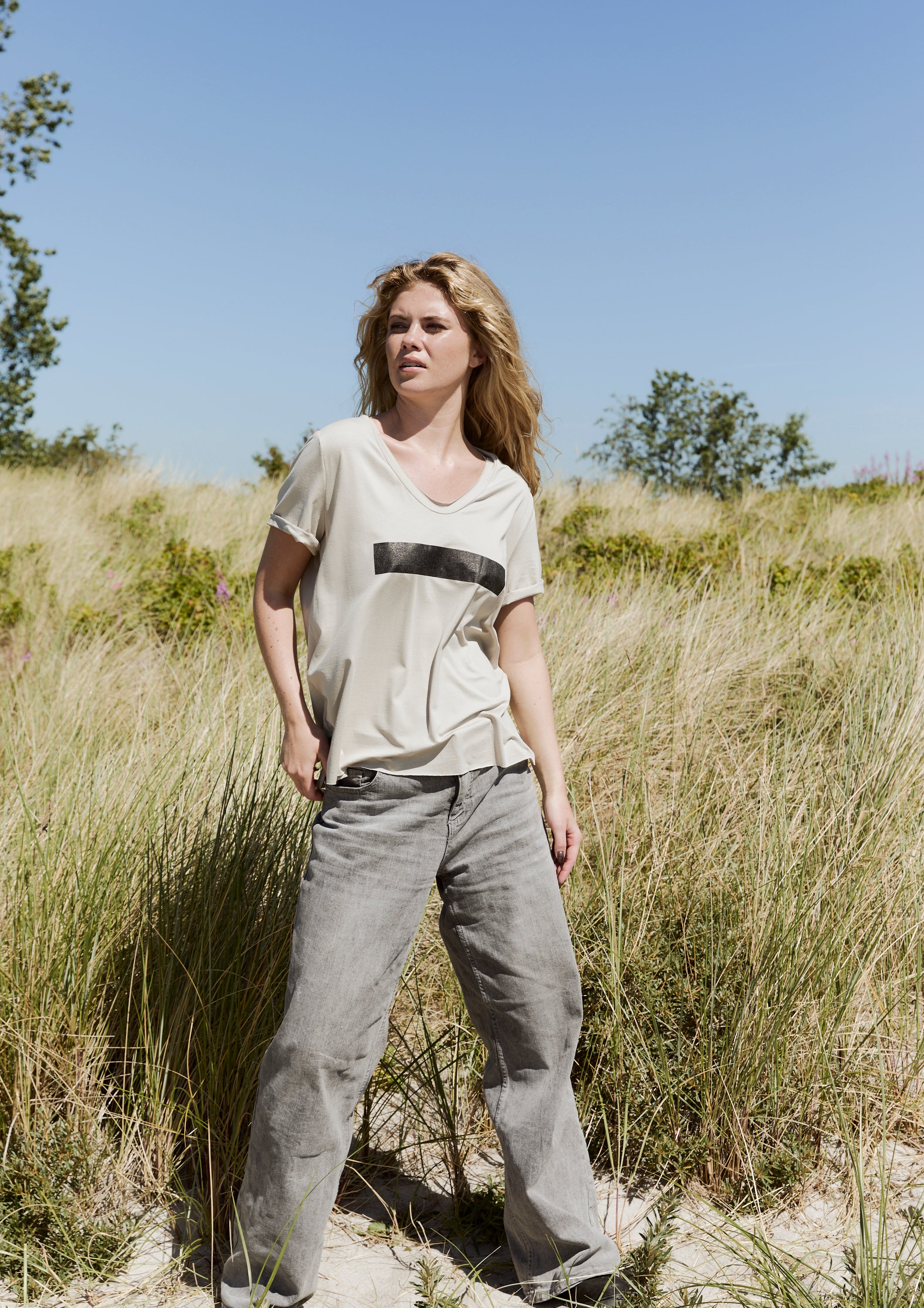 HENRIETTE STEFFENSEN COPENHAGEN V-NECK TEE - 96105 ERASE T-SHIRTS KIT 831