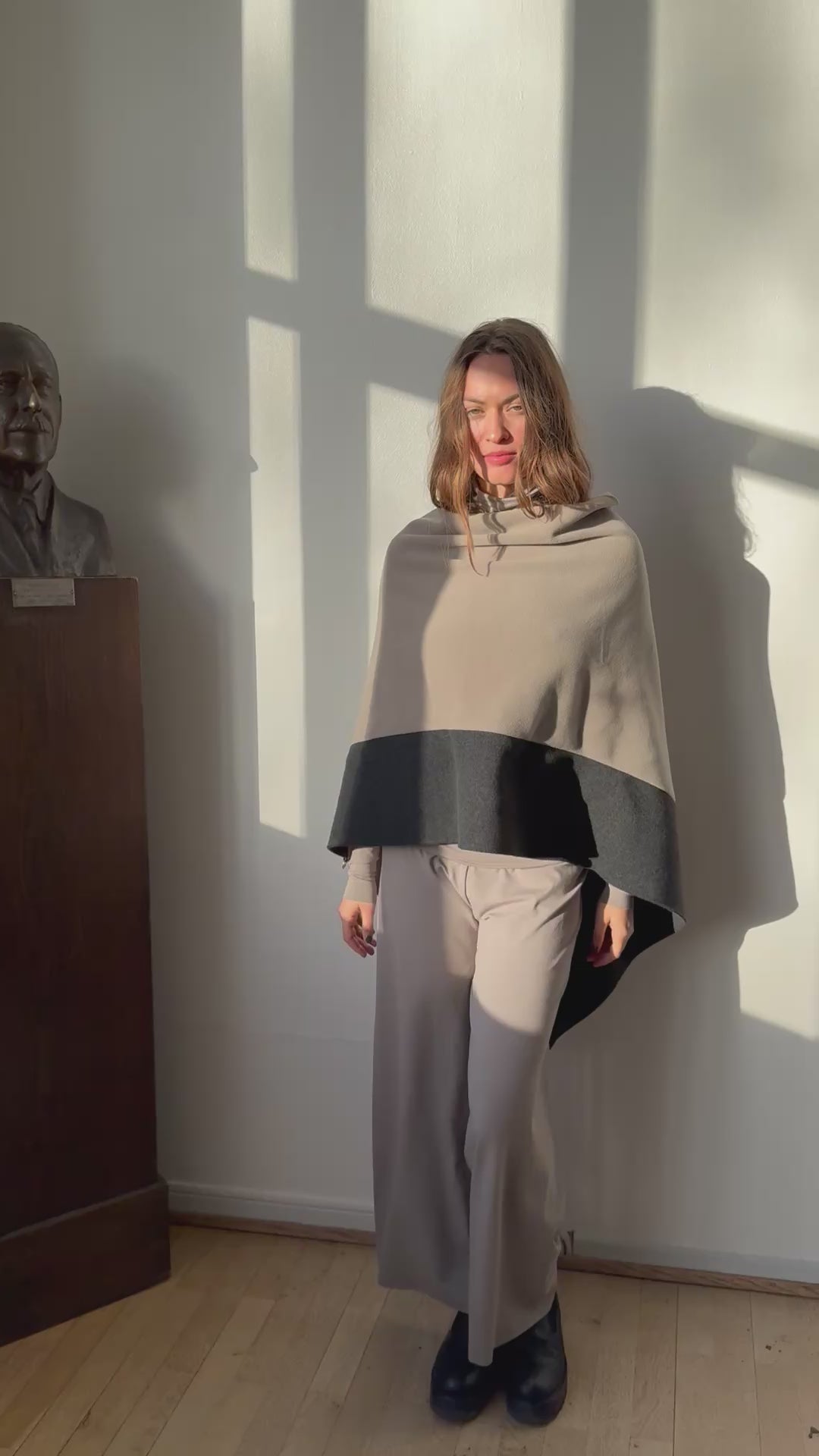 HENRIETTE STEFFENSEN COPENHAGEN PONCHO 2 FARVET - 4068 PONCHOS SB/ELEPHANT 325