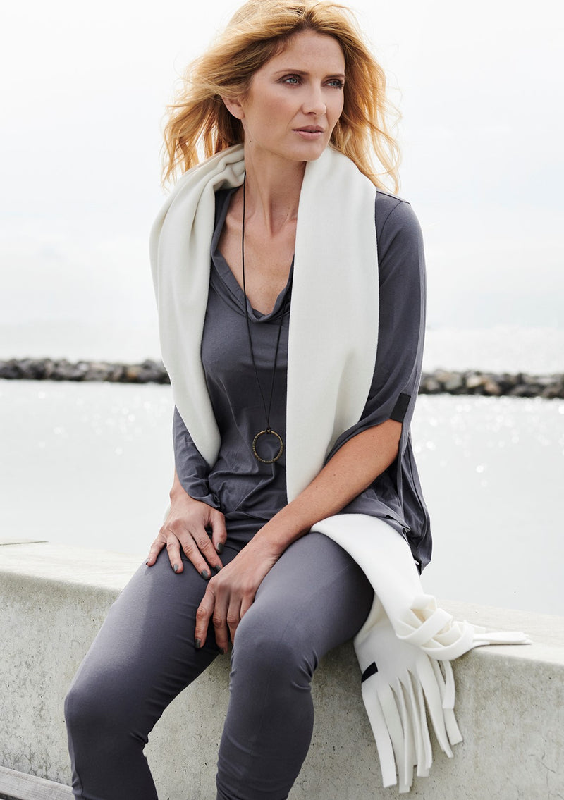 HENRIETTE STEFFENSEN COPENHAGEN TØRKLÆDE MED FRYNSER - 4077 SCARFS OFF WHITE 802